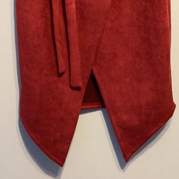 Nude burgundy fitted midi skirt size small - Picture 3 of 7